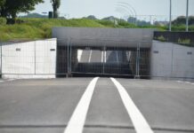 Boxemtunnel groots geopend met tijdrit en vuurwerk