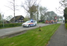 Politie schiet te hulp bij koningsspelen CBS De Driemaster Mastenbroek