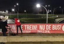 Ouderen protesteren bij treinstation om bushalte