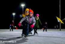 De laatste ronde op de ijsbaan (fotoreportage)