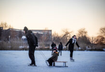 Stadshagen volop op de schaats, maar natuurijs nog niet veilig (Fotoreportage)