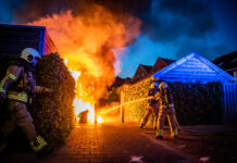 Schuurtjes in de as aan Vestingstraat