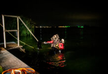 Brandweerduikers de diepte in