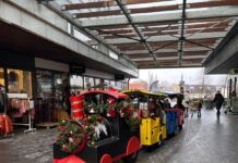 Kerstsfeer in winkelcentrum Stadshagen