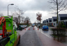 Waterballet door leidingbreuk op Voorsterweg, deel Zwolle e.o. zonder water