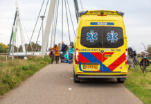 Fietster gewond na harde val op Westenholterbrug