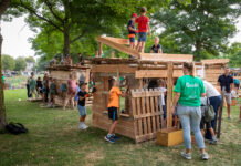 Huttendorp terug van weggeweest: 280 kinderen bouwen erop los