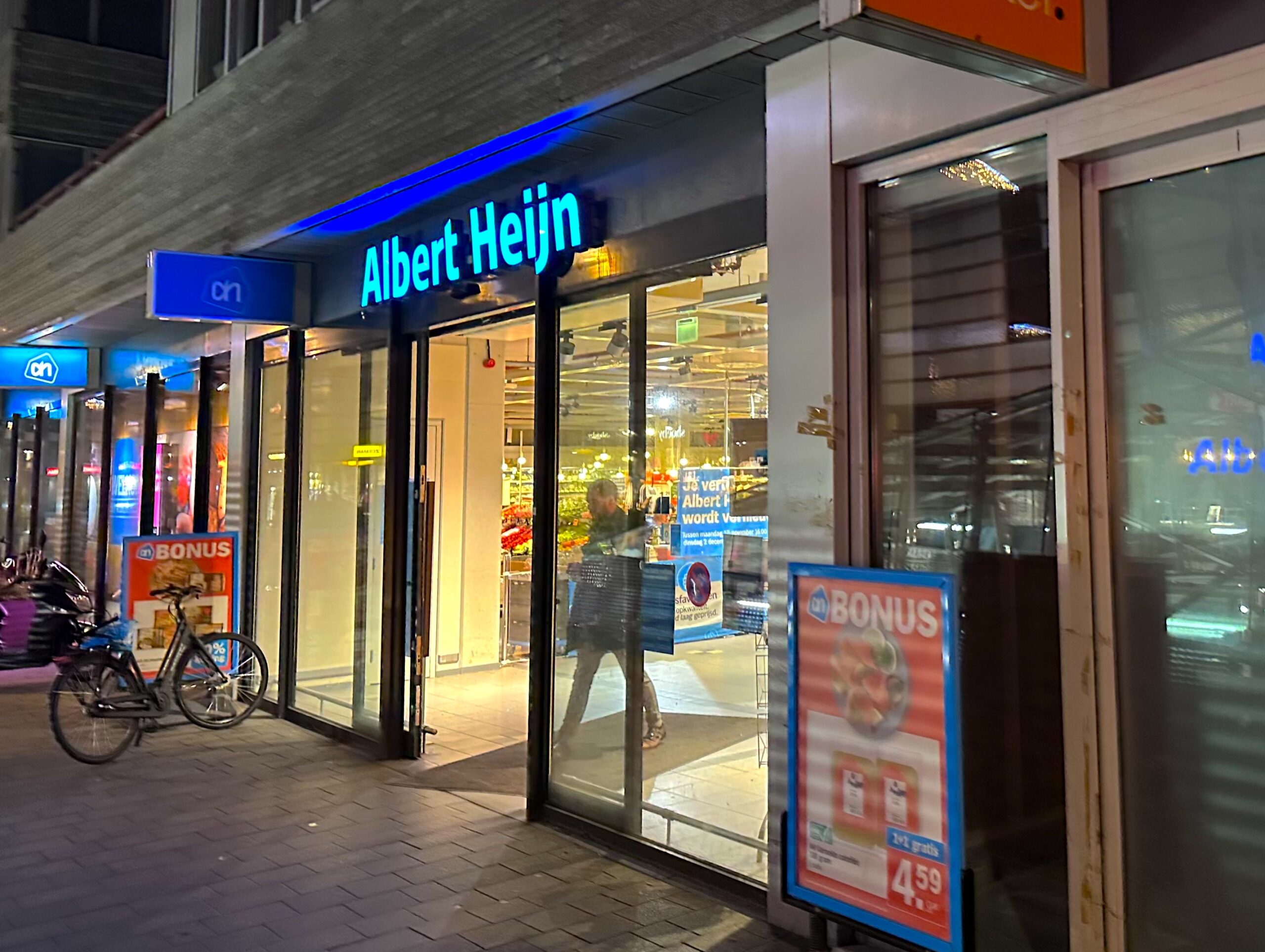 Supermarkten Stadshagen beginnen verbouwingsmarathon, drie dagen lang zijn ze beide gesloten