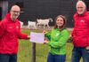 Park de Stadshoeve ontvangt cheque van 1000 euro van StadshagenRun