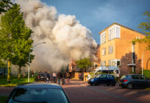 Oldtimer brandt uit in garage onder woning aan Fioringras