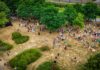 Vierhonderd kinderen op zonnige start Huttendorp
