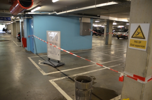 Scheuren en lekkage in parkeergarage Stadshagen