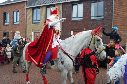 Update! Sinterklaas feestelijk onthaald in Stadshagen (foto’s)