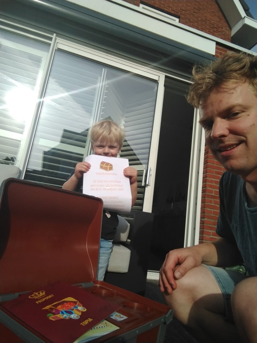 Gijs vindt schat in Stadshagen en wint  zwemdiploma!