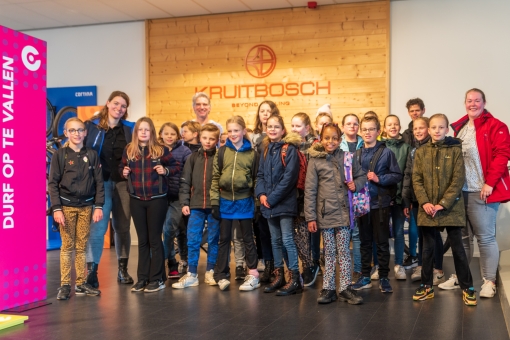Leerlingen uit Stadshagen denken mee over fietsen in de toekomst bij Zwolse fietsfabrikant