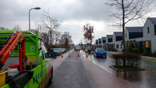 Waterballet door leidingbreuk op Voorsterweg, deel Zwolle e.o. zonder water